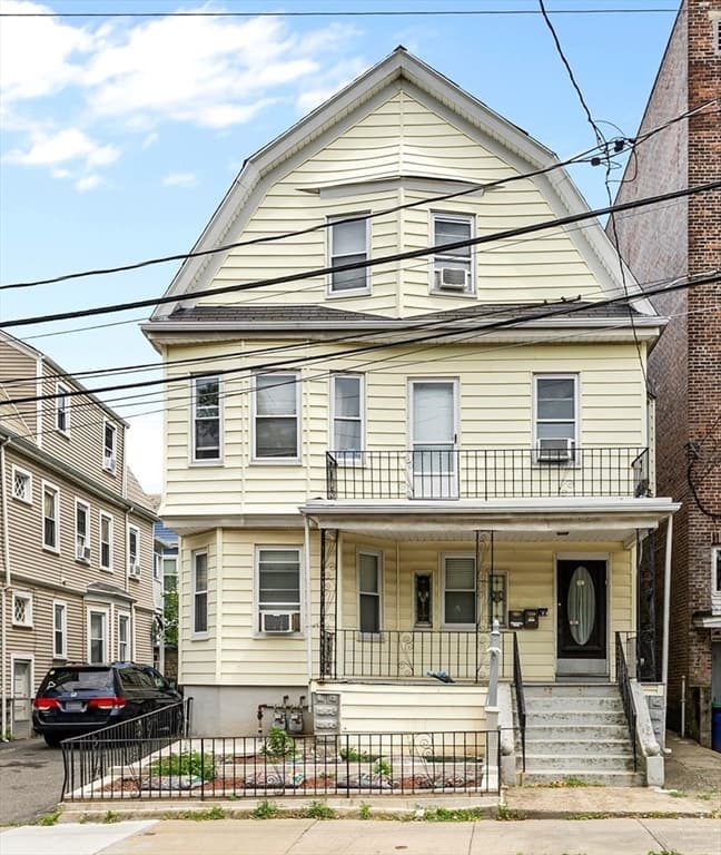 89 Central St, Somerville MA 02143