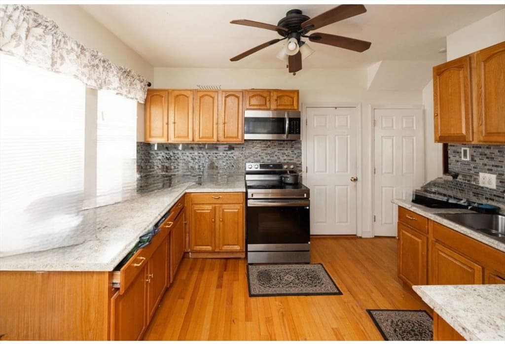 4 Stockholm St, Worcester MA 01607 photo 5