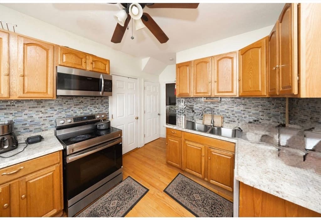 4 Stockholm St, Worcester MA 01607 photo 4