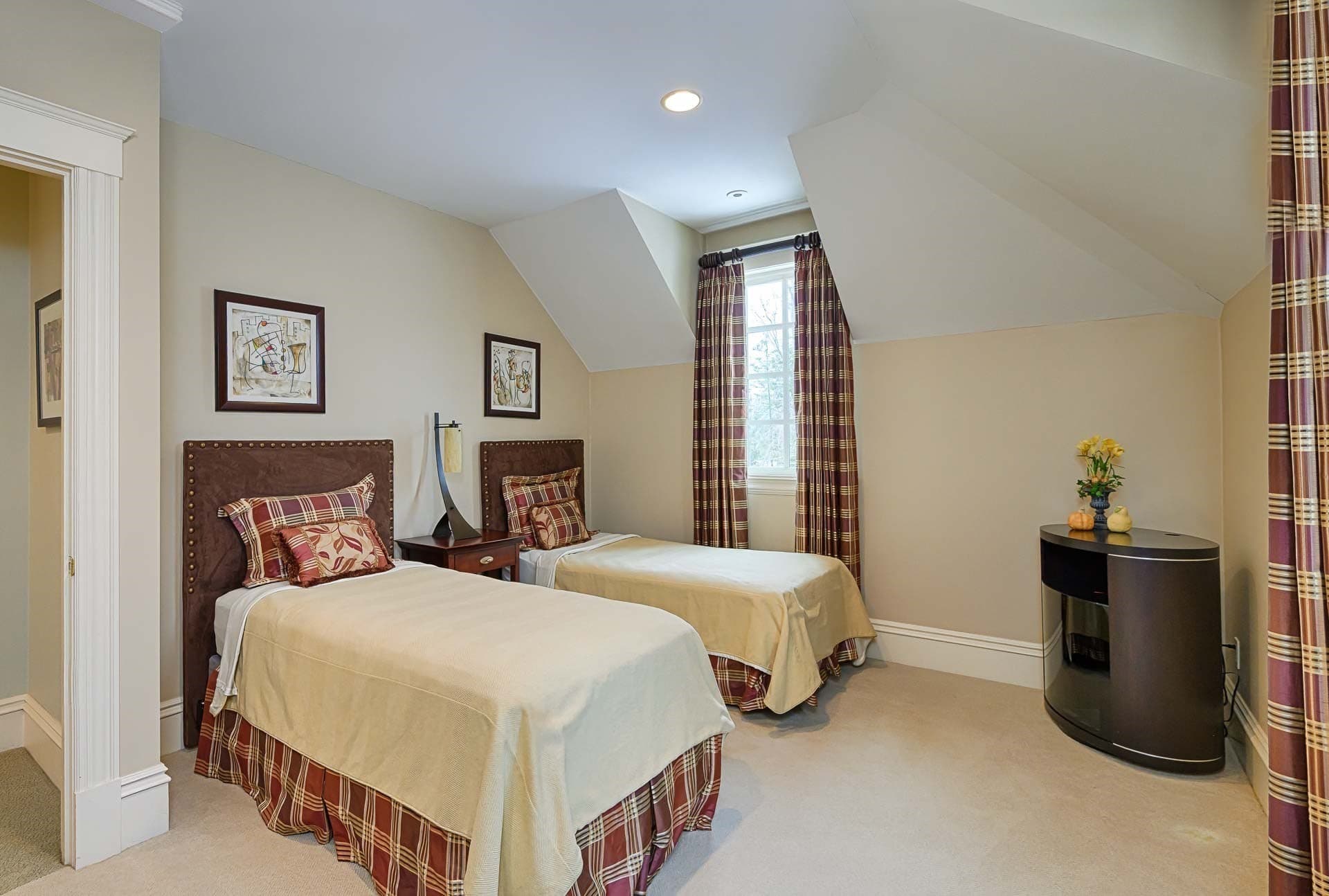 Single Family Residence at 12 Wyndemere Drive, Southborough MA 01772, photo 30 of 34