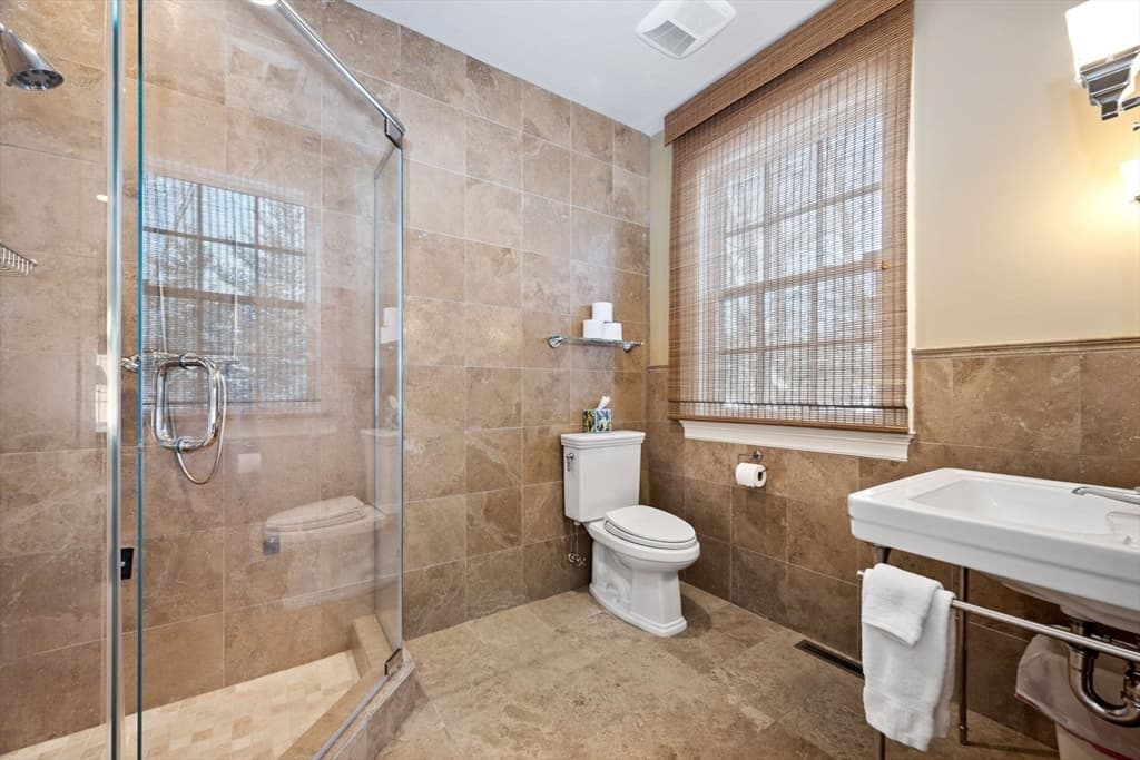 Single Family Residence at 6 Eveningstar Drive, Amherst MA 01002, Amherst, photo 13 of 42