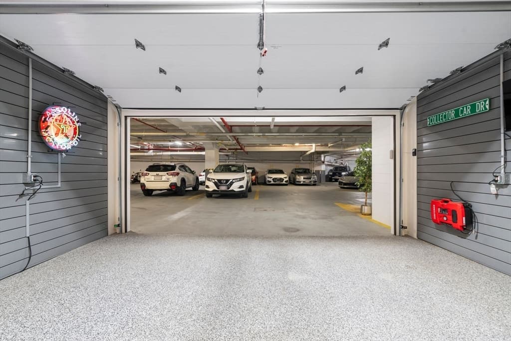 12 Stoneholm, Boston MA 02115