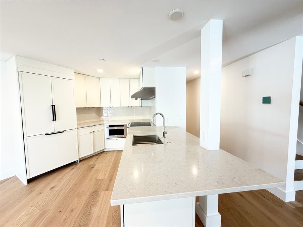 Condominium at 6 Elm Street # 6, Newton MA 02465, Newton, photo 7 of 27