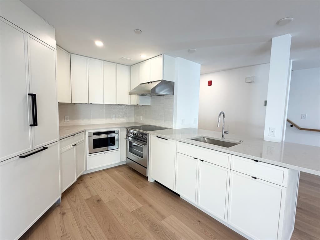 Condominium at 6 Elm Street # 6, Newton MA 02465, Newton, photo 5 of 27
