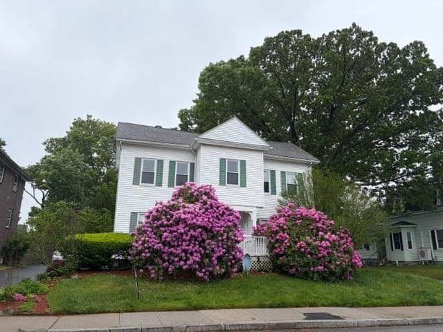32 Vernon St, Waltham MA 02453