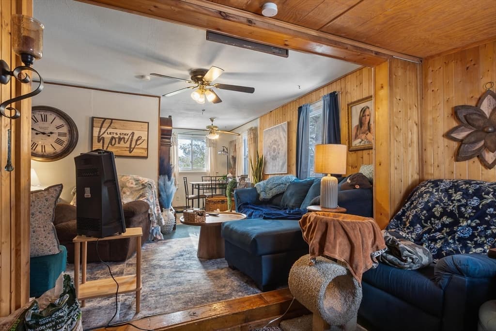 Single Family Residence at 6 Henry Rd, Wales MA 01081, photo 4 of 18