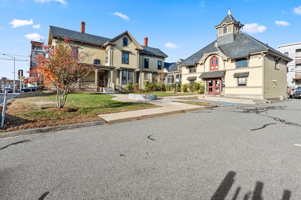 355 Haverhill St, Lawrence MA 01840