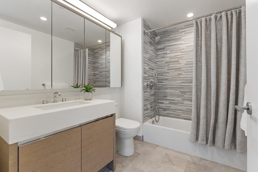 Condominium at 100 Lovejoy Wharf # 1D, Boston MA 02114, photo 18 of 34