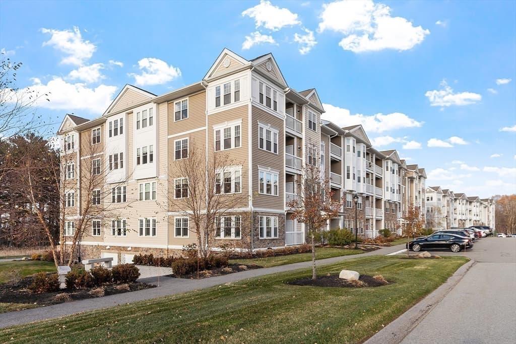 Condominium at 2 Francis Dr # 301, Andover MA 01810, photo 3 of 39