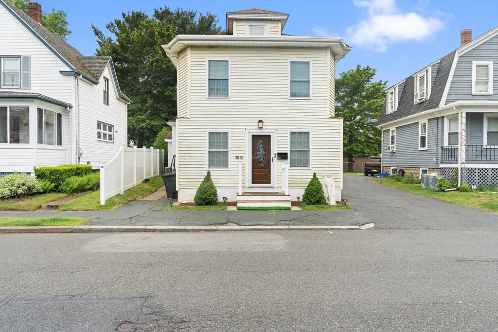 Single Family Residence at 38-1/2 Ellsworth Rd, Peabody MA 01960, Peabody, photo 2 of 25