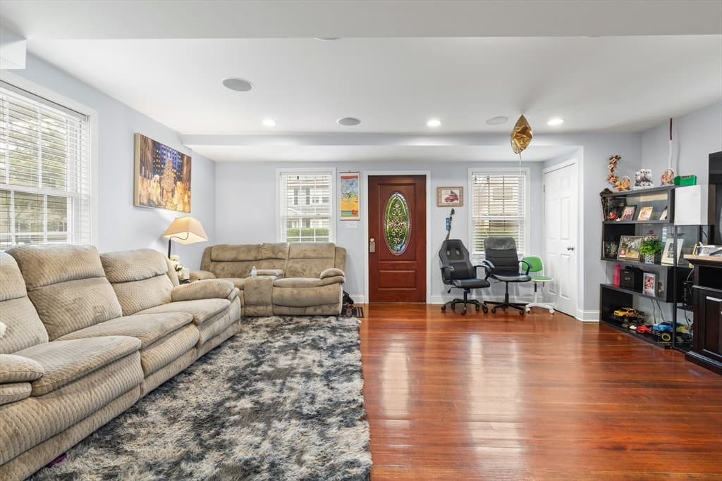 Single Family Residence at 38-1/2 Ellsworth Rd, Peabody MA 01960, Peabody, photo 4 of 25