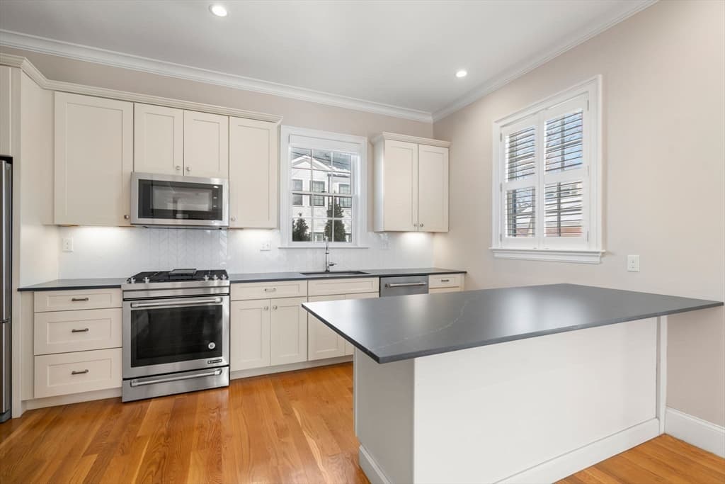 Condominium at 23 Chickatawbut St # 2, Boston MA 02122, photo 5 of 38
