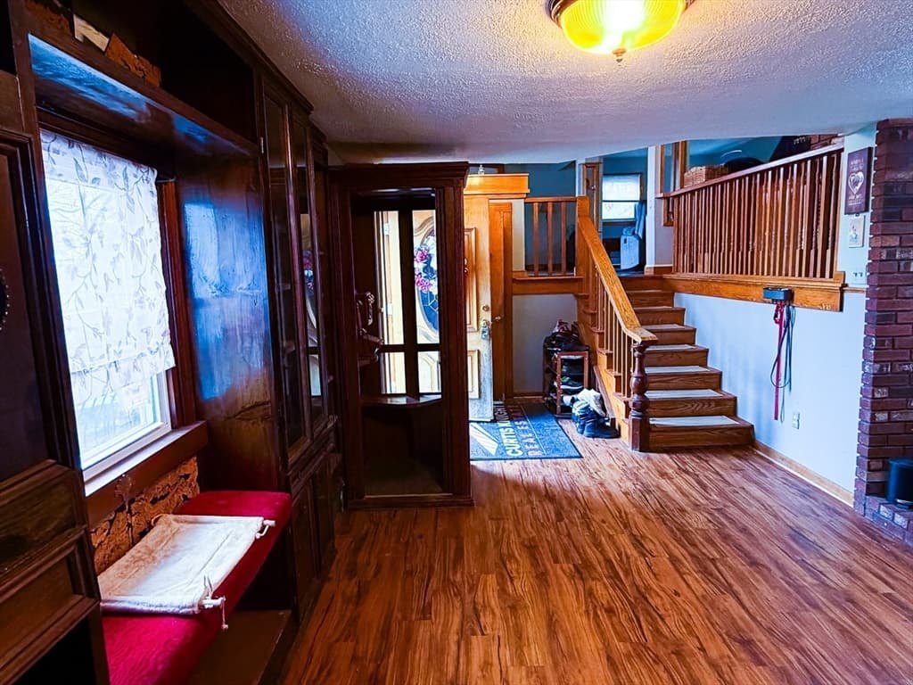 Single Family Residence at 498 Middlesex Tpke, Billerica MA 01821, photo 6 of 24
