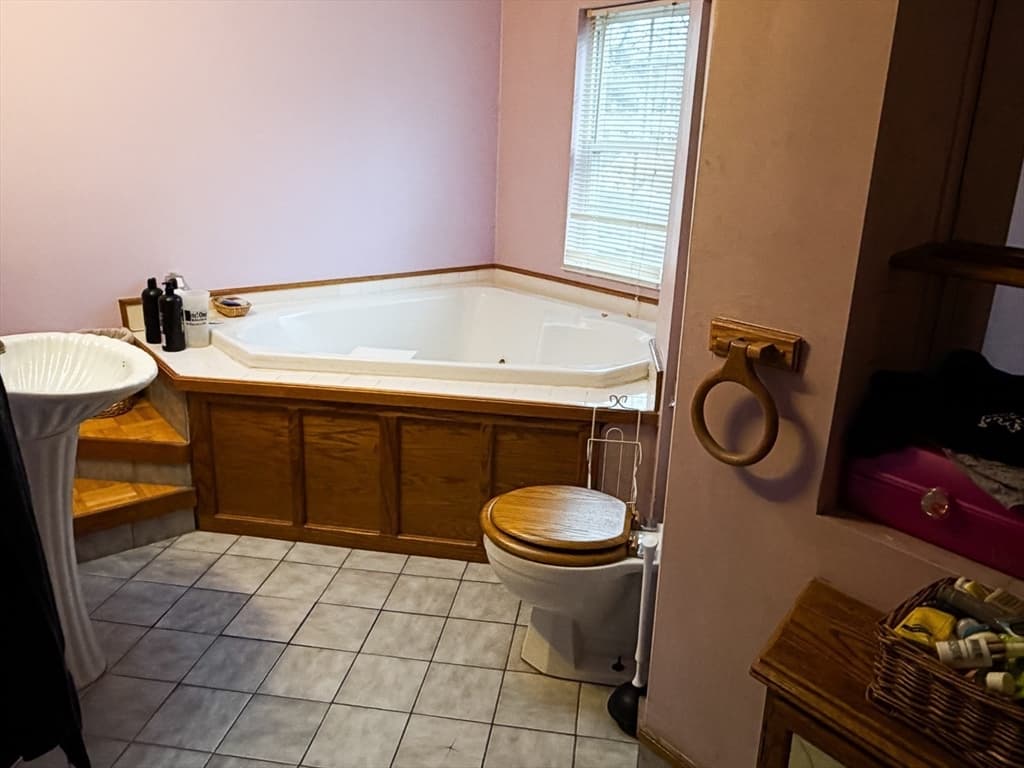 Single Family Residence at 498 Middlesex Tpke, Billerica MA 01821, photo 13 of 24