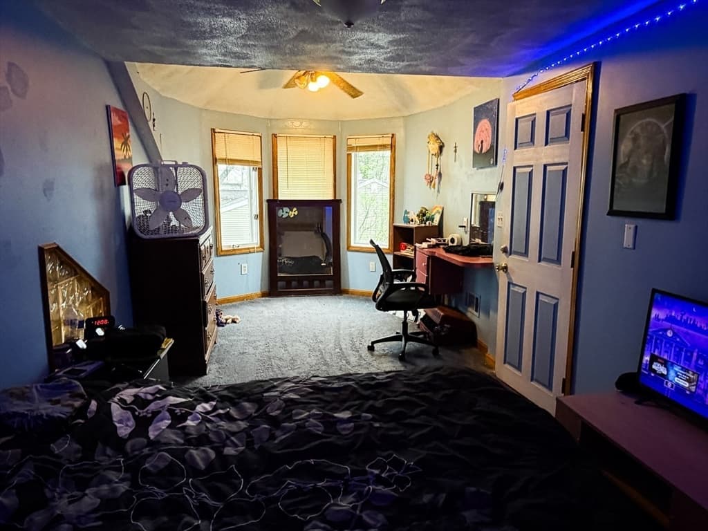 Single Family Residence at 498 Middlesex Tpke, Billerica MA 01821, photo 18 of 24