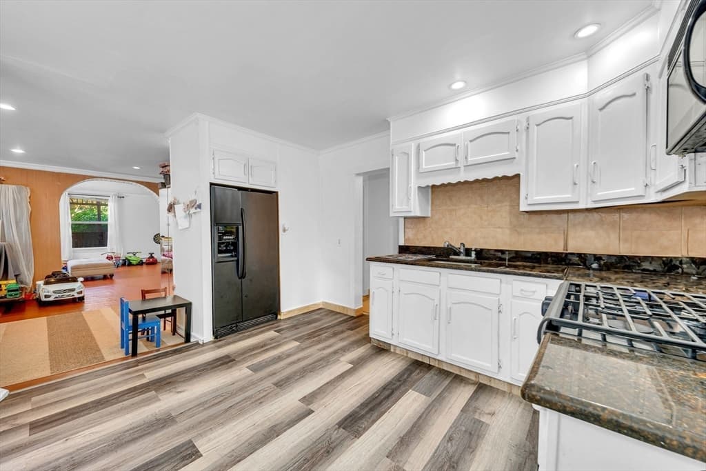 Multi Family at 56 Park St, Hudson MA 01749, Hudson, photo 9 of 30