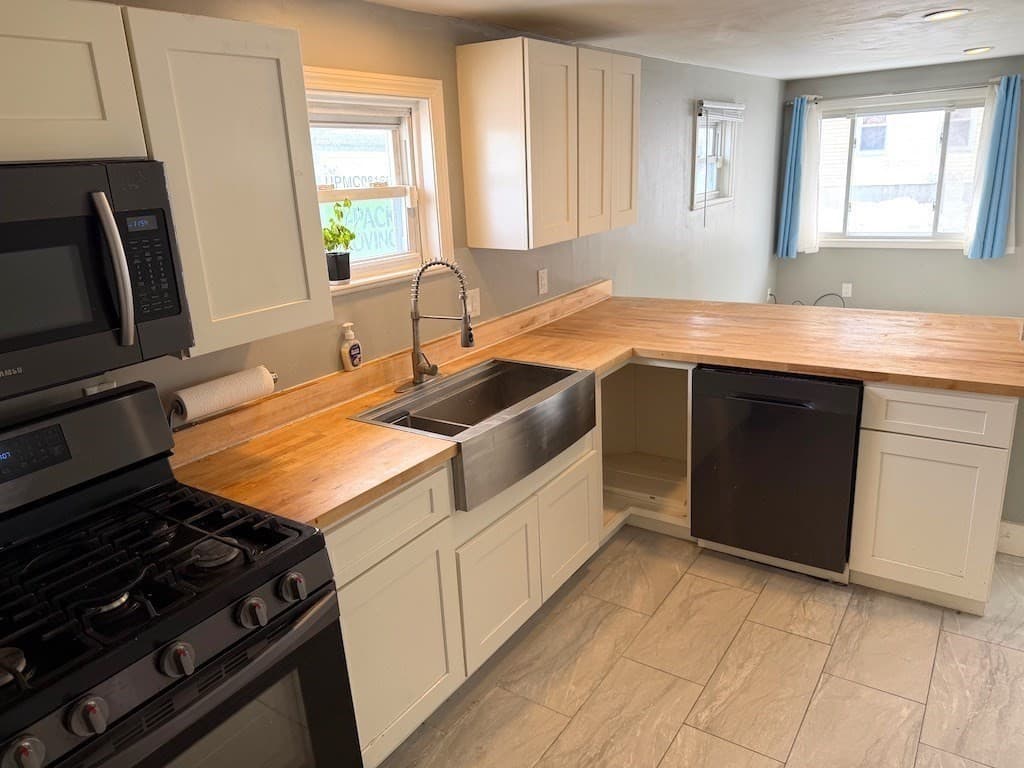 493 Rivet St, New Bedford MA 02740