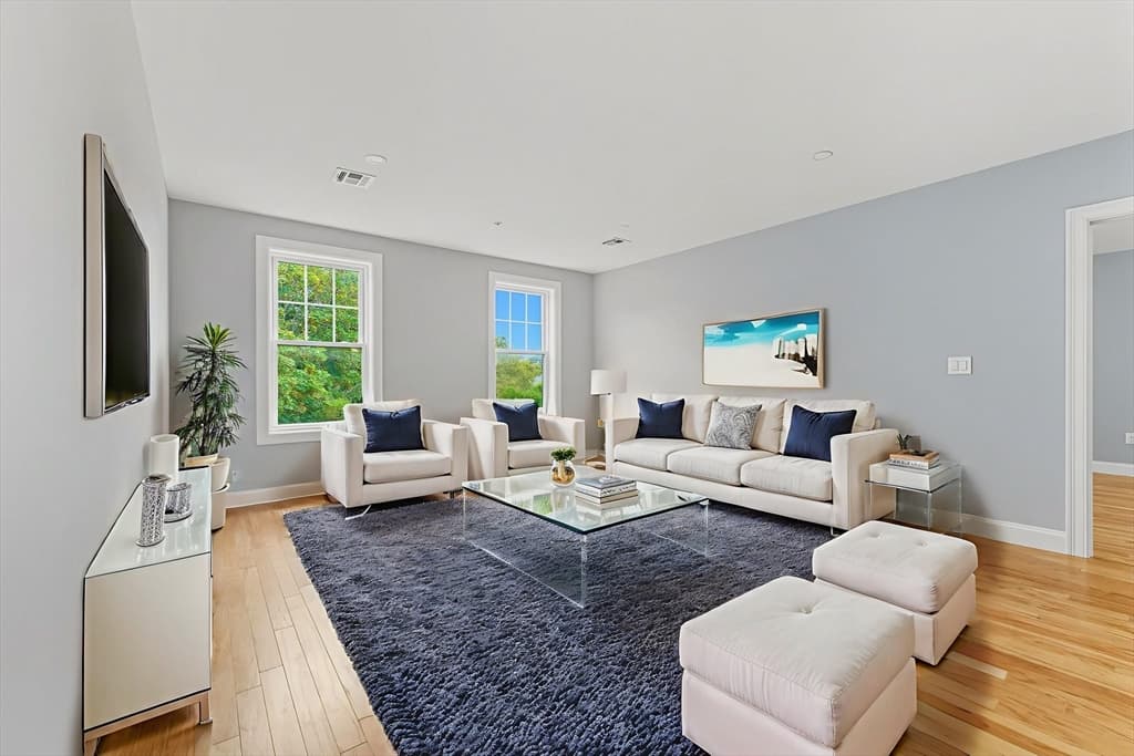 Condominium at 585 Washington St # 1, Quincy MA 02169, photo 2 of 22