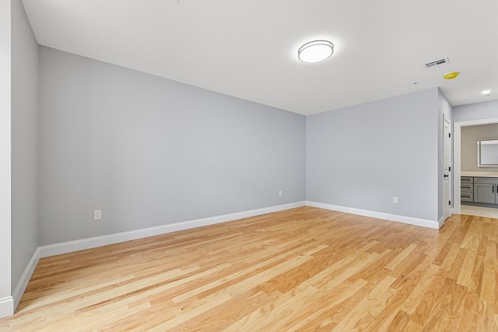 Condominium at 585 Washington St # 1, Quincy MA 02169, photo 16 of 22