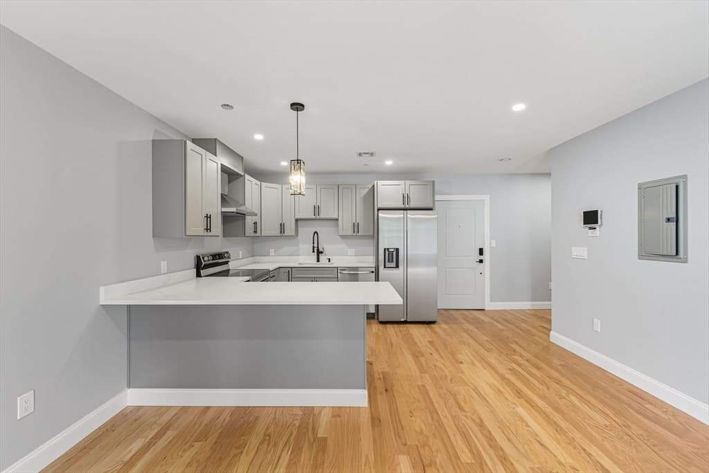 Condominium at 585 Washington St # 1, Quincy MA 02169, photo 9 of 22