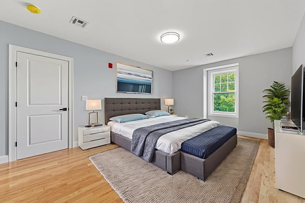 Condominium at 585 Washington St # 1, Quincy MA 02169, photo 4 of 22