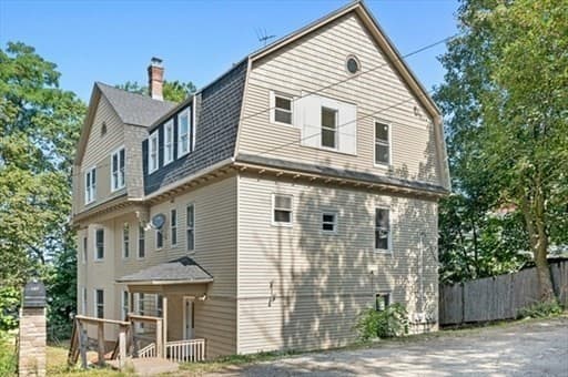 3 Family at 139 Lincoln St, Worcester MA 01605, photo 2 of 38