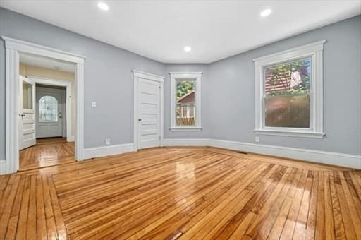 3 Family at 139 Lincoln St, Worcester MA 01605, photo 6 of 38