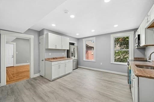 3 Family at 139 Lincoln St, Worcester MA 01605, photo 17 of 38