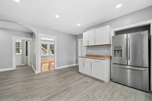 3 Family at 139 Lincoln St, Worcester MA 01605, photo 7 of 38