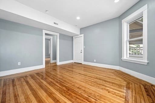 3 Family at 139 Lincoln St, Worcester MA 01605, photo 20 of 38