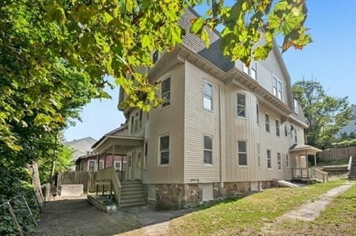 3 Family at 139 Lincoln St, Worcester MA 01605, photo 37 of 38