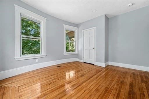 3 Family at 139 Lincoln St, Worcester MA 01605, photo 11 of 38