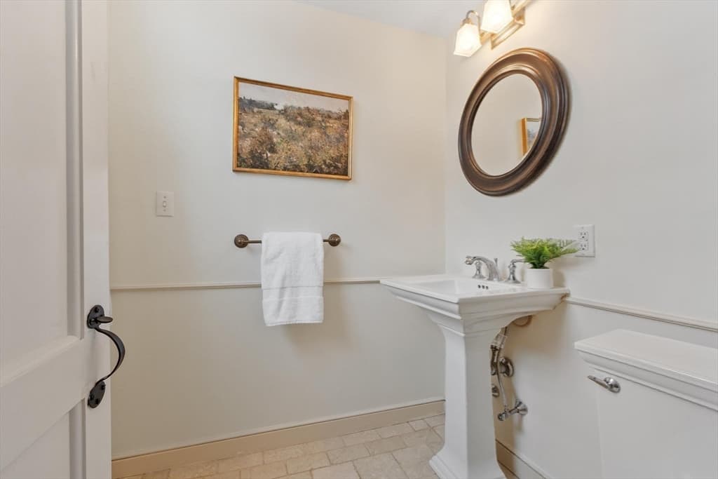 Condominium at 5 Lowell St # 5, Carlisle MA 01741, Carlisle, photo 7 of 26