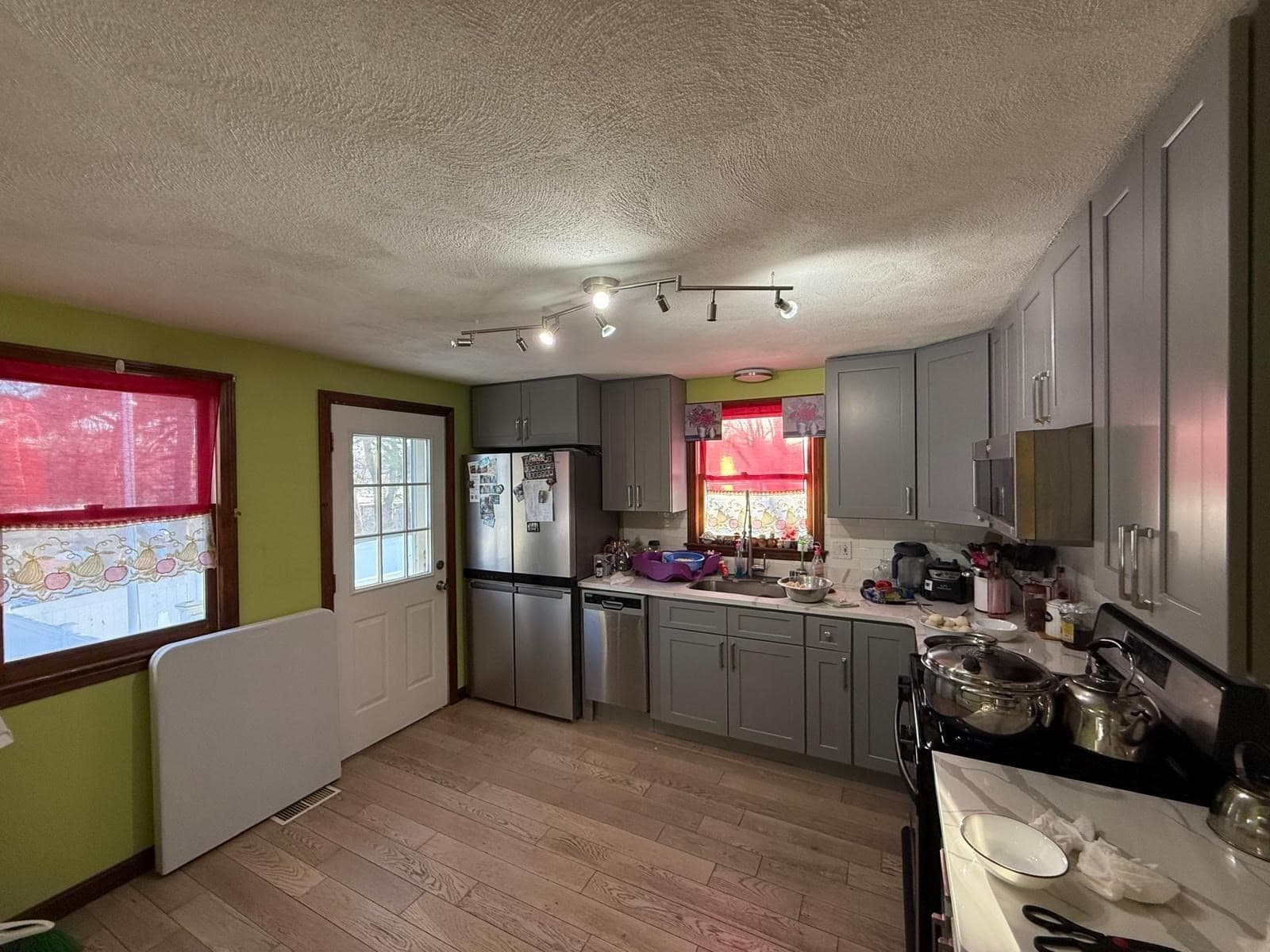 Single Family Residence at 471 Butman Rd, Lowell MA 01852, photo 7 of 30