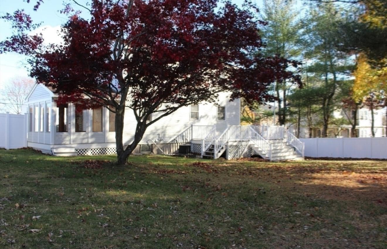 Single Family Residence at 471 Butman Rd, Lowell MA 01852, photo 5 of 30