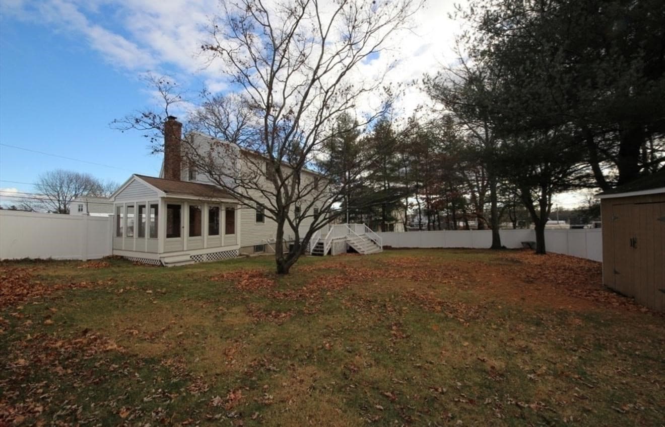 Single Family Residence at 471 Butman Rd, Lowell MA 01852, photo 4 of 30