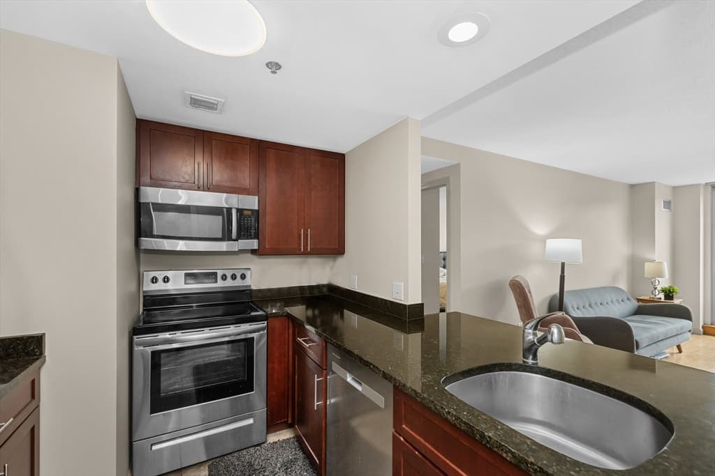 Condominium at 8 Museum Way # 2301, Cambridge MA 02141, Cambridge, photo 7 of 30