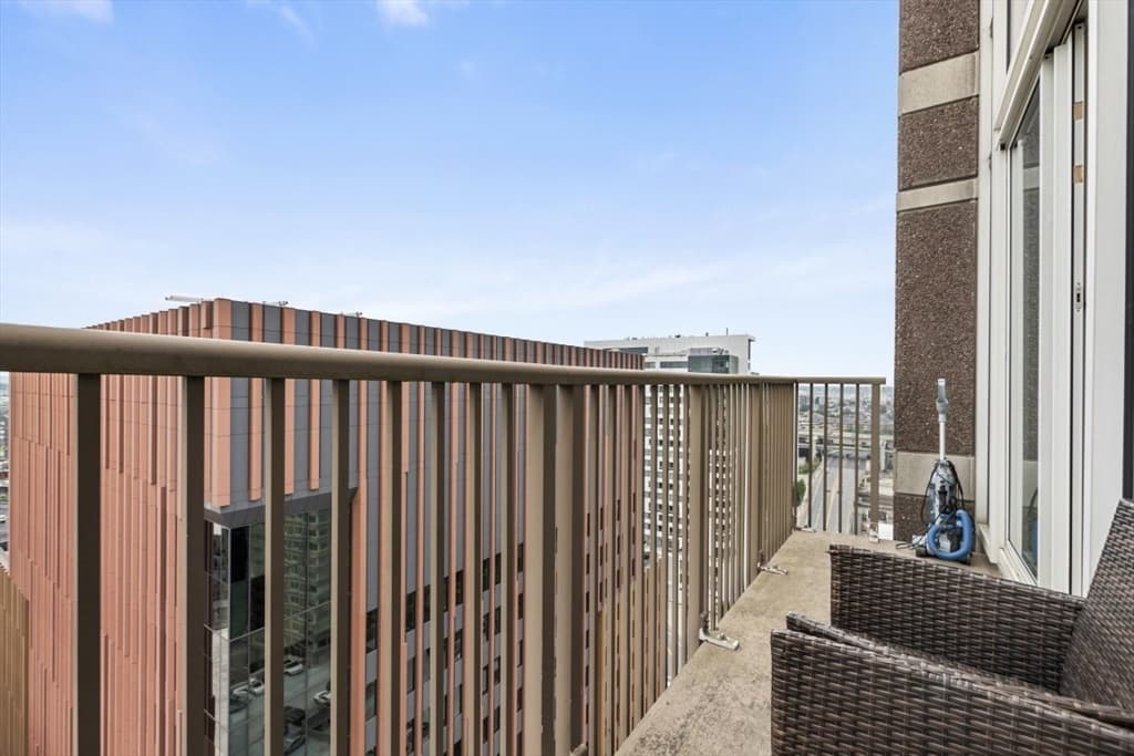 Condominium at 8 Museum Way # 2301, Cambridge MA 02141, Cambridge, photo 14 of 30