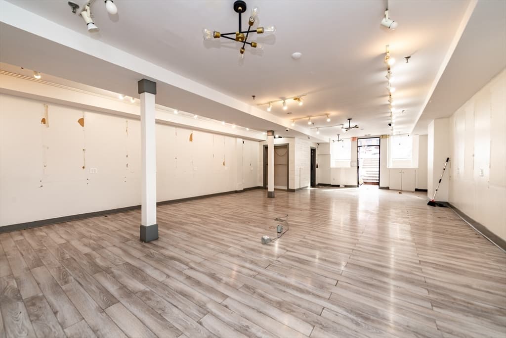 297 Newbury Street, Boston MA 02115 photo 3