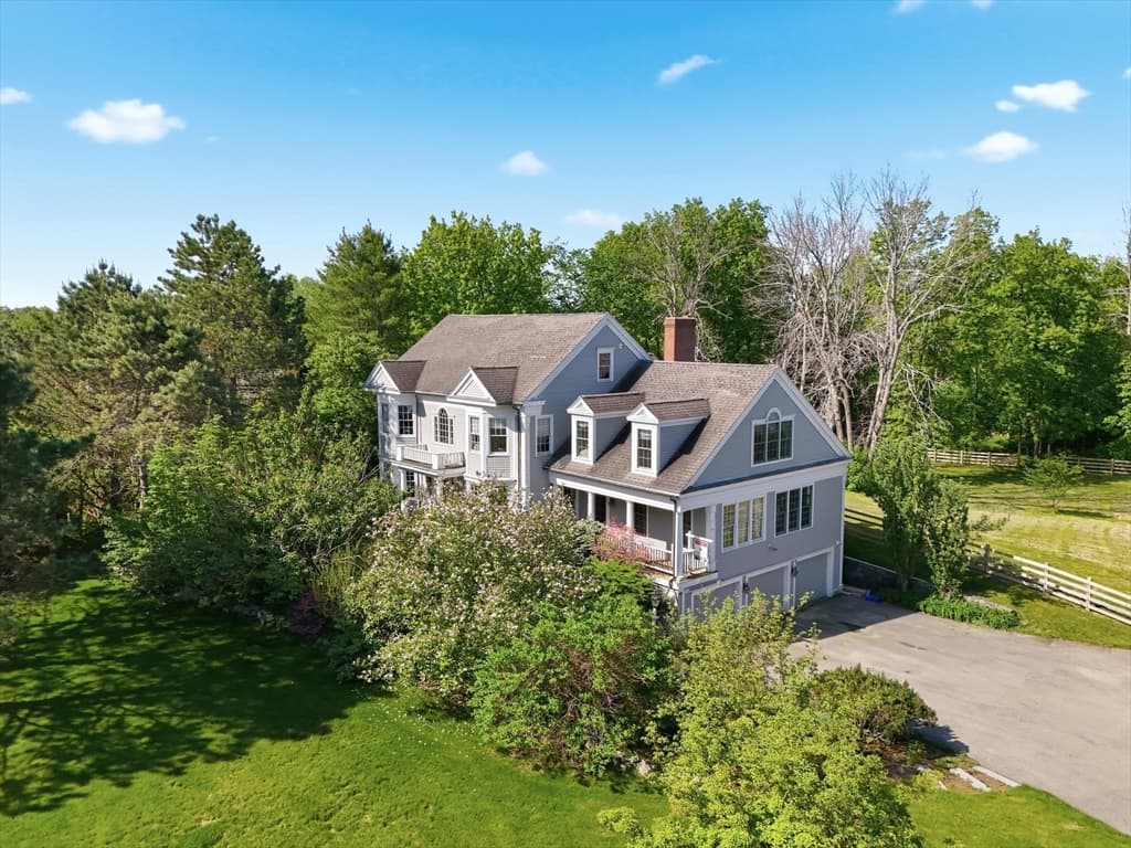 4 Knights Ct, Newbury MA 01951