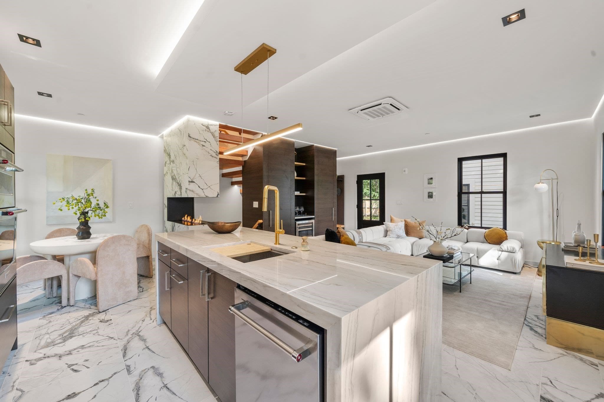 Condominium at 304 Elliot St. Carriage House S # 4, Newton MA 02464, photo 5 of 29