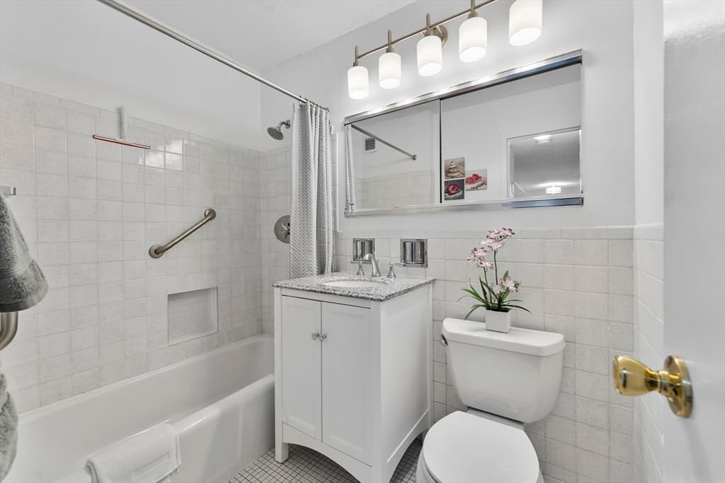 Condominium at 151 Tremont St # 16A, Boston MA 02111, photo 24 of 34