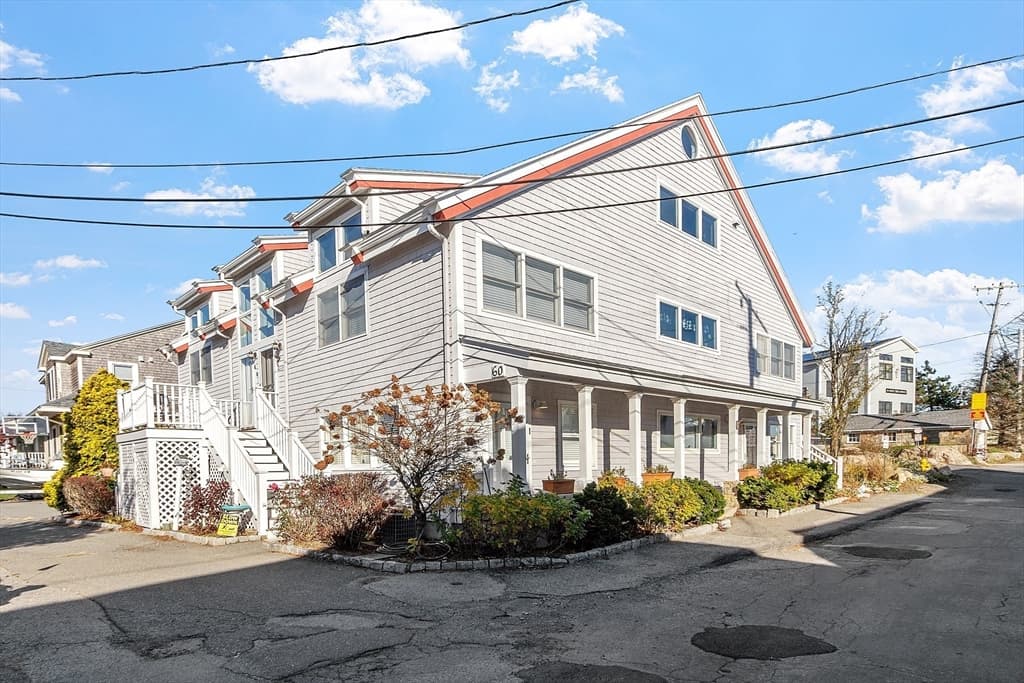 60 Rocky Neck Ave # 202, Gloucester MA 01930