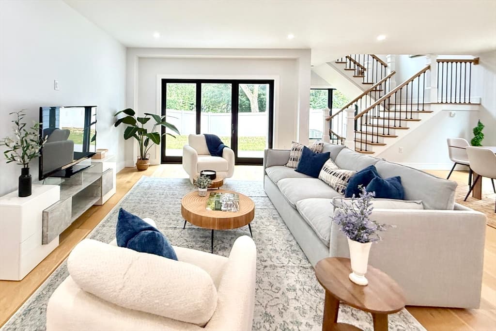 Condominium at 809-811 Heath St # 811, Brookline MA 02467, photo 12 of 35