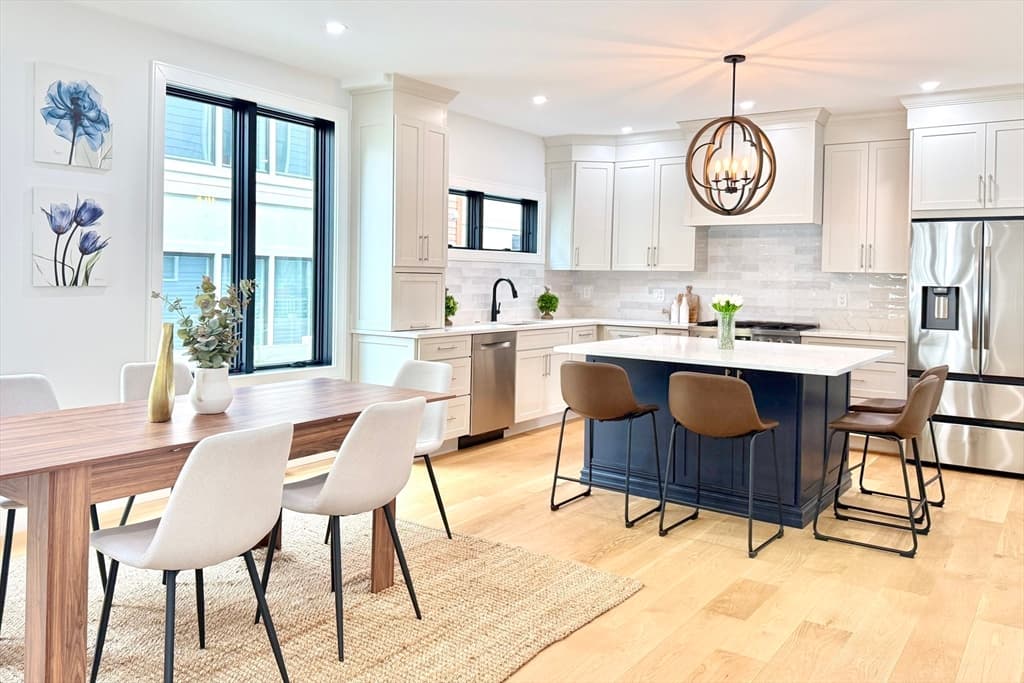 Condominium at 809-811 Heath St # 811, Brookline MA 02467, photo 7 of 35