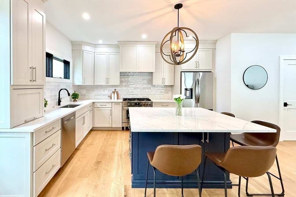 Condominium at 809-811 Heath St # 811, Brookline MA 02467, photo 5 of 35