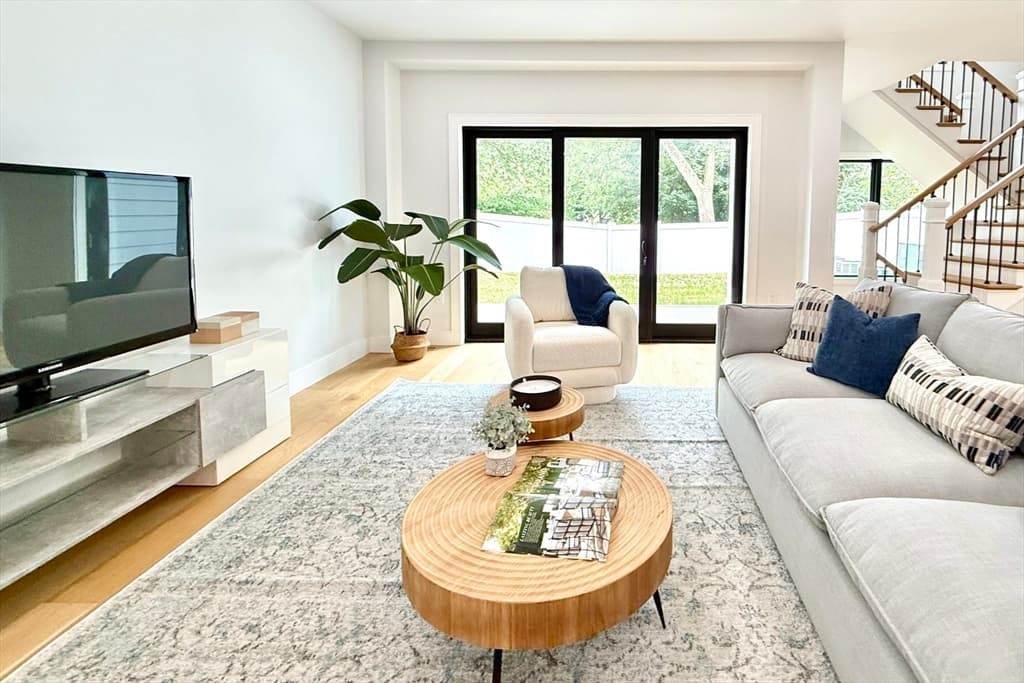 Condominium at 809-811 Heath St # 811, Brookline MA 02467, photo 11 of 35
