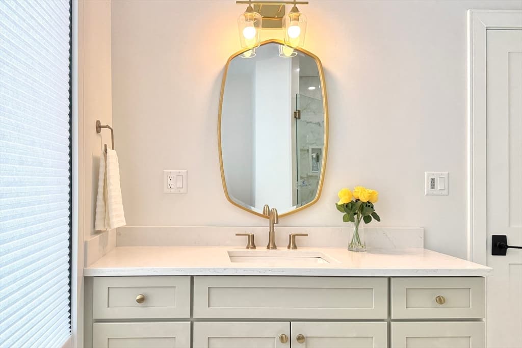 Condominium at 809-811 Heath St # 811, Brookline MA 02467, photo 19 of 35