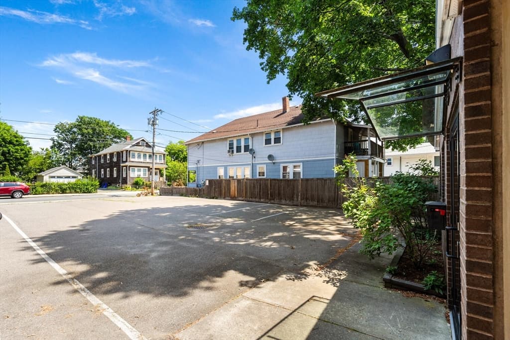 30 Thacher St, Malden MA 02148 photo 3