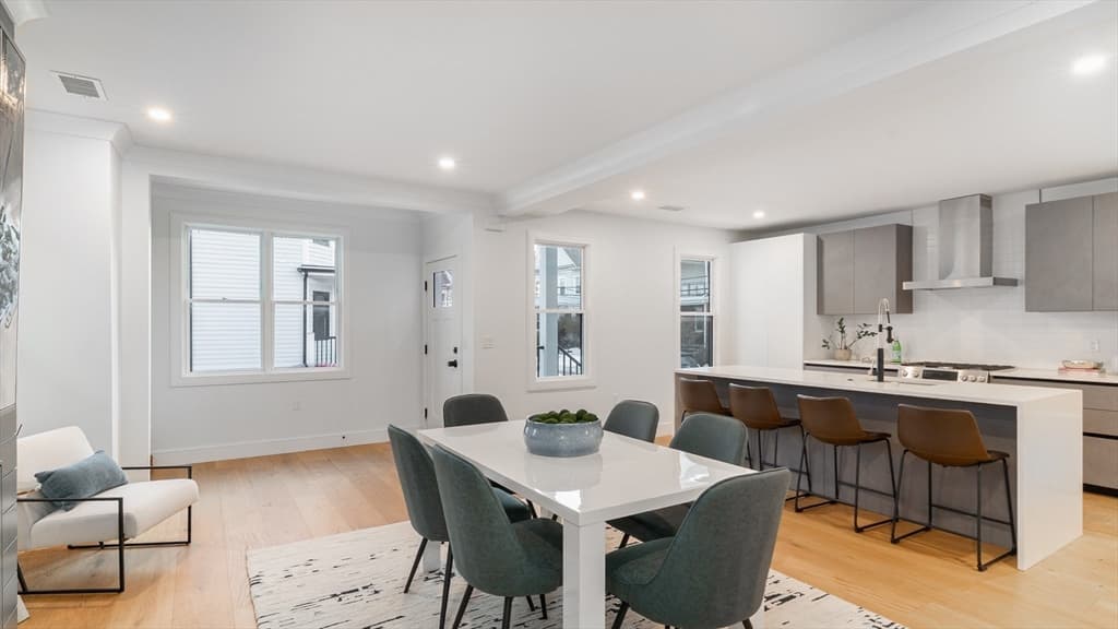 Condominium at 89 Cleveland St # 89, Arlington MA 02474, Arlington, photo 2 of 23